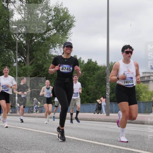 29.06.2025 - hella hamburg halbmarathon Luisa Fischer http://msf.ph/oto/8478376 29.06.2025 10:48:30 Kennedybrücke 17372, 8907, 1829, 8745, 17521, 14002, 1024, 1798, 3570, 4275, 4337, 4388, 6841, 6888, 8745, 8907, 10668 meine-sportfotos.de