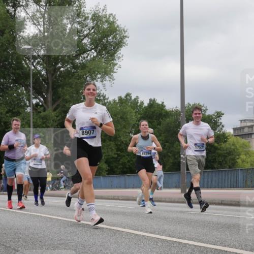 29.06.2025 - hella hamburg halbmarathon Luisa Fischer http://msf.ph/oto/8478399 29.06.2025 10:48:31 Kennedybrücke 12793, 337, 10668, 8907, 18294, 388, 17521, 1024, 1798, 3570, 4275, 4337, 4388, 5949, 6841, 6888, 8745, 8907, 10668 meine-sportfotos.de