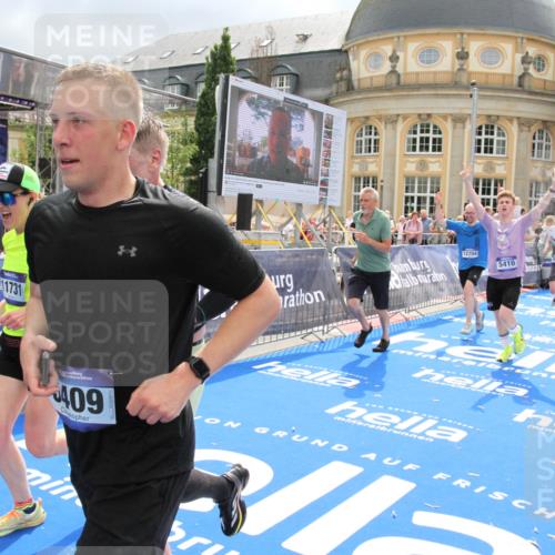 29.06.2025 - hella hamburg halbmarathon Michael Strokosch http://msf.ph/oto/8478443 29.06.2025 10:40:19 Ziel 3547, 4381, 5409, 5410, 5803, 8465, 10968, 11731, 12704, 13667, 14699, 18614, 18979 meine-sportfotos.de