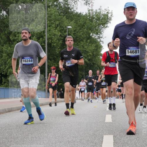 29.06.2025 - hella hamburg halbmarathon Luisa Fischer http://msf.ph/oto/8478468 29.06.2025 10:48:36 Kennedybrücke 16244, 15809, 1610, 14777, 9036, 12198, 14681, 273, 70, 1774, 50, 1774, 1798, 2779, 3570, 4275, 4337, 4388, 5099, 5949, 6888, 7859, 8907, 10668 meine-sportfotos.de