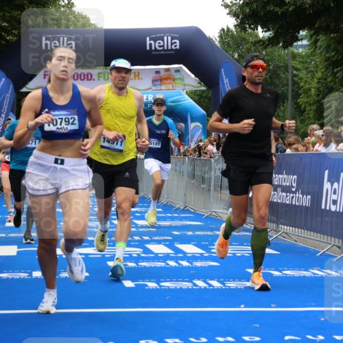 29.06.2025 - hella hamburg halbmarathon Strokosch-Dieckow http://msf.ph/oto/8478488 29.06.2025 10:45:53 Ziel 2189, 3477, 4277, 4345, 6290, 6532, 7385, 8269, 8577, 8871, 10792, 11821, 12084, 14462, 14911, 15149, 16624, 17008, 18185, 19116 meine-sportfotos.de