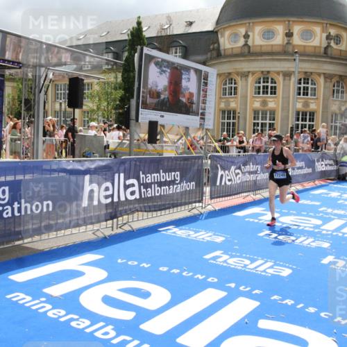 29.06.2025 - hella hamburg halbmarathon Michael Strokosch http://msf.ph/oto/8478609 29.06.2025 10:40:28 Ziel 6649, 8370, 14924, 15247, 17245, 17916 meine-sportfotos.de