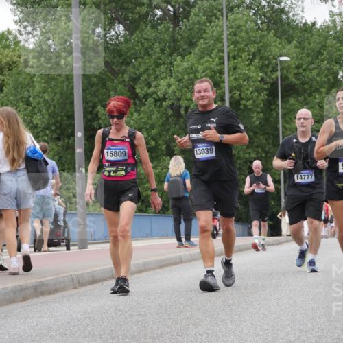 29.06.2025 - hella hamburg halbmarathon Luisa Fischer http://msf.ph/oto/8478611 29.06.2025 10:48:42 Kennedybrücke 15809, 13039, 12322, 14777, 9036, 7912, 1774, 2550, 2779, 3570, 4275, 5099, 5949, 7859, 7912, 10727 meine-sportfotos.de