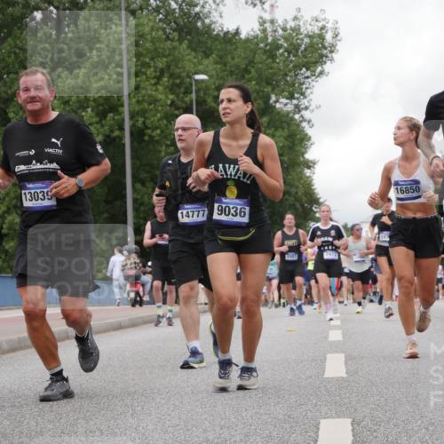 29.06.2025 - hella hamburg halbmarathon Luisa Fischer http://msf.ph/oto/8478627 29.06.2025 10:48:43 Kennedybrücke 13039, 14777, 9036, 2007, 7912, 107, 16850, 16916, 1774, 2550, 2779, 3570, 4275, 5099, 5949, 7859, 7912, 10562, 10727 meine-sportfotos.de