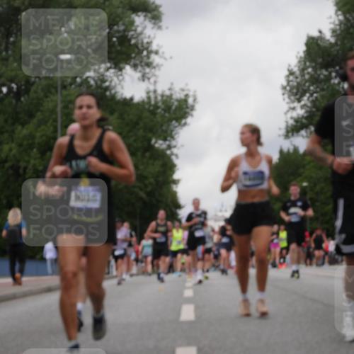 29.06.2025 - hella hamburg halbmarathon Luisa Fischer http://msf.ph/oto/8478635 29.06.2025 10:48:44 Kennedybrücke 143306, 10910, 1774, 2550, 2779, 5099, 5949, 7859, 7912, 10562, 10727 meine-sportfotos.de