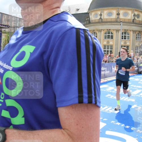 29.06.2025 - hella hamburg halbmarathon Michael Strokosch http://msf.ph/oto/8478651 29.06.2025 10:40:30 Ziel 6649, 7284, 8370, 8966, 10978, 12540, 14924, 15247, 17214, 17245, 17916 meine-sportfotos.de