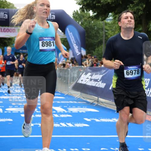 29.06.2025 - hella hamburg halbmarathon Strokosch-Dieckow http://msf.ph/oto/8478668 29.06.2025 10:46:28 Ziel 2222, 2842, 4237, 4497, 5459, 6421, 6978, 7335, 8482, 8981, 9232, 9386, 9529, 9786, 11185, 11773, 12171, 12651, 12891, 13525, 13698, 14045, 14228, 14482, 15133, 15157, 15206, 16127, 17281, 17461, 18211, 18637, 18882, 19209 meine-sportfotos.de