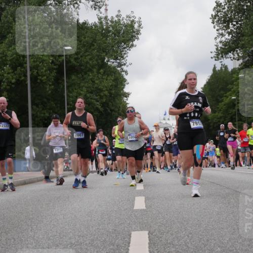 29.06.2025 - hella hamburg halbmarathon Luisa Fischer http://msf.ph/oto/8478708 29.06.2025 10:48:48 Kennedybrücke 12322, 1345, 2007, 7699, 1056, 1285, 7912, 2846, 15517, 827, 1774, 2550, 2779, 3993, 5190, 5339, 7699, 7859, 7912, 9536, 10562, 10727 meine-sportfotos.de