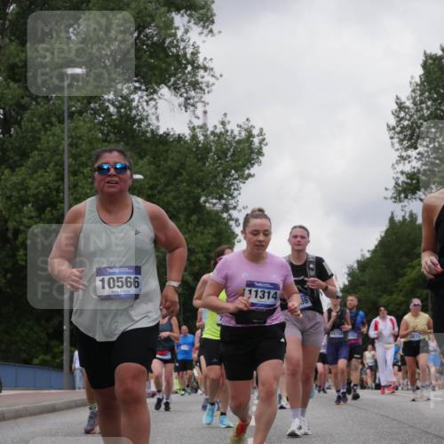 29.06.2025 - hella hamburg halbmarathon Luisa Fischer http://msf.ph/oto/8478797 29.06.2025 10:48:52 Kennedybrücke 10566, 11314, 36, 14758, 5751, 3879, 10562, 2846, 3879, 3993, 5190, 5339, 7699, 7912, 8272, 8594, 9536, 10562 meine-sportfotos.de