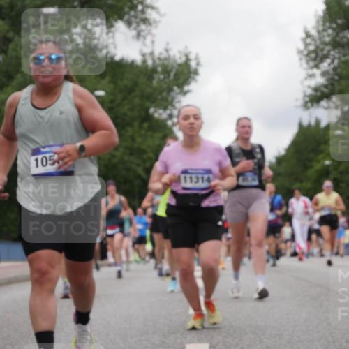 29.06.2025 - hella hamburg halbmarathon Luisa Fischer http://msf.ph/oto/8478817 29.06.2025 10:48:53 Kennedybrücke 105, 11314, 2846, 2954, 3879, 3993, 5190, 5339, 7699, 7912, 8272, 8594, 9536, 10562 meine-sportfotos.de