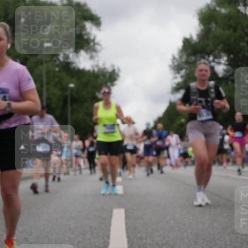 29.06.2025 - hella hamburg halbmarathon Luisa Fischer http://msf.ph/oto/8478882 29.06.2025 10:48:54 Kennedybrücke 114, 2846, 2954, 3879, 3993, 5108, 5190, 5339, 7699, 7912, 8272, 8594, 9536, 10562 meine-sportfotos.de