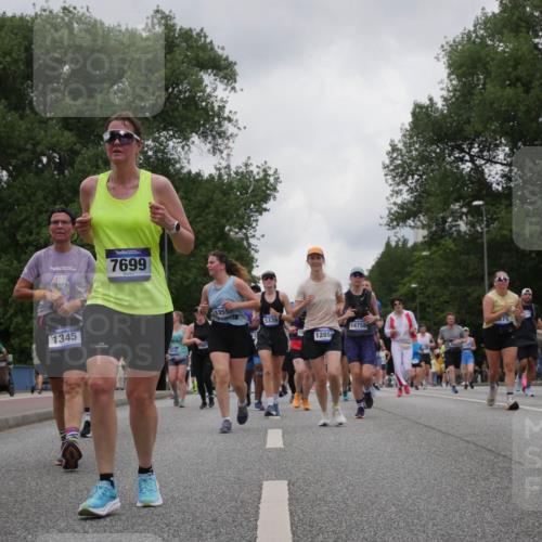 29.06.2025 - hella hamburg halbmarathon Luisa Fischer http://msf.ph/oto/8478939 29.06.2025 10:48:56 Kennedybrücke 7699, 1345, 149, 1355, 5339, 14758, 879, 1285, 8272, 15517, 2846, 2954, 3879, 3993, 4820, 5108, 5190, 5339, 5703, 7699, 8272, 8594, 9536, 10562 meine-sportfotos.de