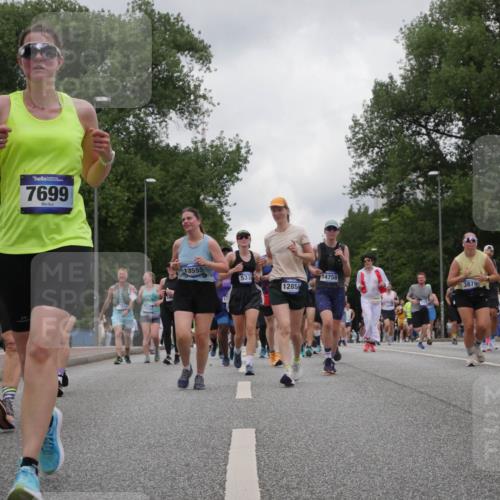 29.06.2025 - hella hamburg halbmarathon Luisa Fischer http://msf.ph/oto/8478944 29.06.2025 10:48:56 Kennedybrücke 7699, 17314, 13555, 13, 533, 14758, 1285, 3879, 8272, 2846, 2954, 3879, 3993, 4820, 5108, 5190, 5339, 5703, 7699, 8272, 8594, 9536, 10562 meine-sportfotos.de