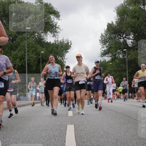 29.06.2025 - hella hamburg halbmarathon Luisa Fischer http://msf.ph/oto/8478955 29.06.2025 10:48:57 Kennedybrücke 99, 45, 7314, 1230, 9557, 13555, 5339, 1285, 1540, 14758, 3879, 8272, 2846, 2954, 3879, 3993, 4820, 5108, 5190, 5339, 5703, 6763, 7699, 8272, 8594, 9536 meine-sportfotos.de
