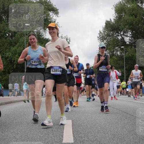 29.06.2025 - hella hamburg halbmarathon Luisa Fischer http://msf.ph/oto/8478982 29.06.2025 10:48:58 Kennedybrücke 15557, 13555, 12856, 39, 15750, 14758, 1173, 3879, 1085, 2846, 2954, 3357, 3377, 3879, 3993, 4820, 5108, 5190, 5339, 5703, 6763, 7699, 8272, 8594, 9536 meine-sportfotos.de