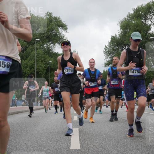 29.06.2025 - hella hamburg halbmarathon Luisa Fischer http://msf.ph/oto/8479011 29.06.2025 10:48:59 Kennedybrücke 12856, 14971, 18230, 4851, 5339, 15750, 15458, 15751, 1312, 14758, 11734, 2954, 1085, 2664, 2846, 2954, 3357, 3377, 3879, 3993, 4820, 5108, 5190, 5339, 5703, 6763, 7699, 8272, 8594, 9536 meine-sportfotos.de