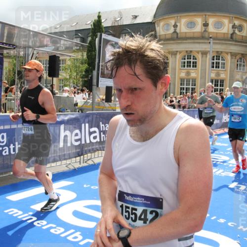 29.06.2025 - hella hamburg halbmarathon Michael Strokosch http://msf.ph/oto/8479040 29.06.2025 10:40:44 Ziel 1882, 1912, 2324, 2714, 2750, 4843, 4889, 5026, 5745, 7622, 8629, 9294, 10900, 12865, 14092, 14272, 14820, 15351, 15493, 15542, 16201, 16249, 16599, 17724, 18399 meine-sportfotos.de