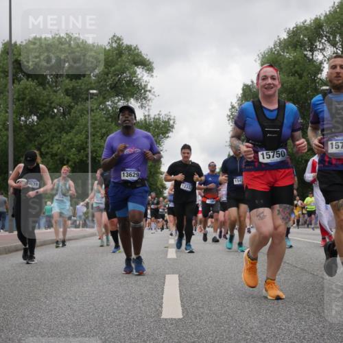 29.06.2025 - hella hamburg halbmarathon Luisa Fischer http://msf.ph/oto/8479067 29.06.2025 10:49:01 Kennedybrücke 4971, 7314, 18230, 13629, 12332, 140, 1545, 15750, 15751, 13, 295, 1085, 2657, 2664, 2846, 2954, 3357, 3377, 3879, 4119, 4820, 5108, 5703, 6763, 8272, 8594 meine-sportfotos.de