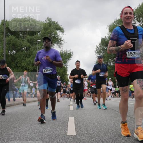 29.06.2025 - hella hamburg halbmarathon Luisa Fischer http://msf.ph/oto/8479088 29.06.2025 10:49:01 Kennedybrücke 4971, 17314, 13629, 12332, 1545, 15750, 1085, 2657, 2664, 2846, 2954, 3357, 3377, 3879, 4119, 4820, 5108, 5703, 6763, 8272, 8594 meine-sportfotos.de