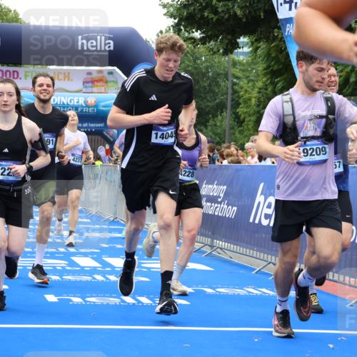 29.06.2025 - hella hamburg halbmarathon Strokosch-Dieckow http://msf.ph/oto/8479101 29.06.2025 10:46:25 Ziel 1600, 2222, 2842, 4237, 4497, 5459, 6421, 6691, 6978, 7335, 8142, 8482, 8981, 9232, 9386, 9529, 9786, 11185, 11773, 12171, 12651, 12891, 13698, 14045, 14200, 14228, 14262, 14482, 15157, 16127, 17281, 17461, 18118, 18211, 18637, 18882, 19209 meine-sportfotos.de