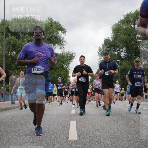 29.06.2025 - hella hamburg halbmarathon Luisa Fischer http://msf.ph/oto/8479105 29.06.2025 10:49:02 Kennedybrücke 14971, 17314, 13629, 187127, 12332, 676, 15, 5108, 15, 1085, 2657, 2664, 2846, 2954, 3357, 3377, 3879, 4119, 4820, 5108, 5703, 6763, 8272, 8594 meine-sportfotos.de