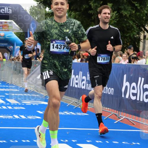 29.06.2025 - hella hamburg halbmarathon Strokosch-Dieckow http://msf.ph/oto/8479106 29.06.2025 10:45:46 Ziel 3477, 4345, 4854, 5047, 6071, 6290, 6711, 7385, 10792, 11821, 13975, 14374, 14911, 16617, 16624, 17332, 17835, 18185 meine-sportfotos.de