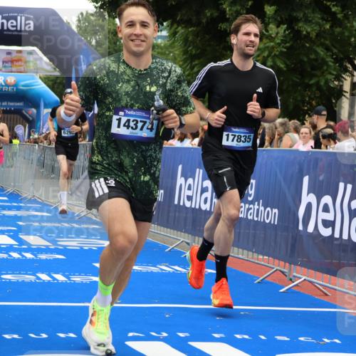 29.06.2025 - hella hamburg halbmarathon Strokosch-Dieckow http://msf.ph/oto/8479183 29.06.2025 10:45:46 Ziel 3477, 4345, 4854, 5047, 6071, 6290, 6711, 7385, 10792, 11821, 13975, 14374, 14911, 16617, 16624, 17332, 17835, 18185 meine-sportfotos.de