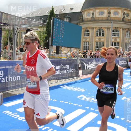 29.06.2025 - hella hamburg halbmarathon Michael Strokosch http://msf.ph/oto/8479201 29.06.2025 10:40:46 Ziel 1882, 1912, 2324, 2714, 2750, 4634, 4843, 4889, 5014, 5026, 5745, 7080, 7622, 8074, 8629, 9294, 10900, 11959, 12865, 14092, 14272, 14820, 15351, 15493, 16201, 16249, 16599, 17486, 18399 meine-sportfotos.de