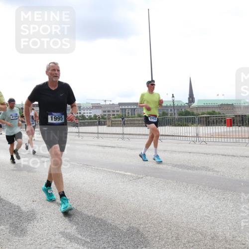 29.06.2025 - hella hamburg halbmarathon Lena Gebhardt http://msf.ph/oto/8479227 29.06.2025 10:33:30 Lombardsbrücke 3812, 4164, 1995, 9750, 1189, 1275, 1324, 1764, 1896, 1995, 2038, 2054, 2085, 2342, 2776, 2838, 3170, 3341, 3560, 3812, 3871, 4030, 4164, 4361, 4433, 4445, 4449, 4650, 4696, 5075, 5096, 5141, 5180, 5557, 5569, 5581, 5821, 5822, 5887, 5917, 6109, 6773, 6854, 6999, 7653, 7705, 8021, 8157, 8282, 8595, 8891, 9234, 9258, 9289, 9438, 9591, 9592, 9750, 9780, 9799, 10561, 11229, 11713, 11811, 11826, 12039, 14305, 14743, 15951 meine-sportfotos.de