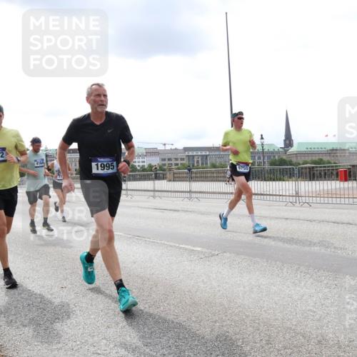 29.06.2025 - hella hamburg halbmarathon Lena Gebhardt http://msf.ph/oto/8479242 29.06.2025 10:33:30 Lombardsbrücke 3812, 4164, 1995, 9750, 1189, 1275, 1324, 1764, 1896, 1995, 2038, 2054, 2085, 2342, 2776, 2838, 3170, 3341, 3560, 3812, 3871, 4030, 4164, 4361, 4433, 4445, 4449, 4650, 4696, 5075, 5096, 5141, 5180, 5557, 5569, 5581, 5821, 5822, 5887, 5917, 6109, 6773, 6854, 6999, 7653, 7705, 8021, 8157, 8282, 8595, 8891, 9234, 9258, 9289, 9438, 9591, 9592, 9750, 9780, 9799, 10561, 11229, 11713, 11811, 11826, 12039, 14305, 14743, 15951 meine-sportfotos.de