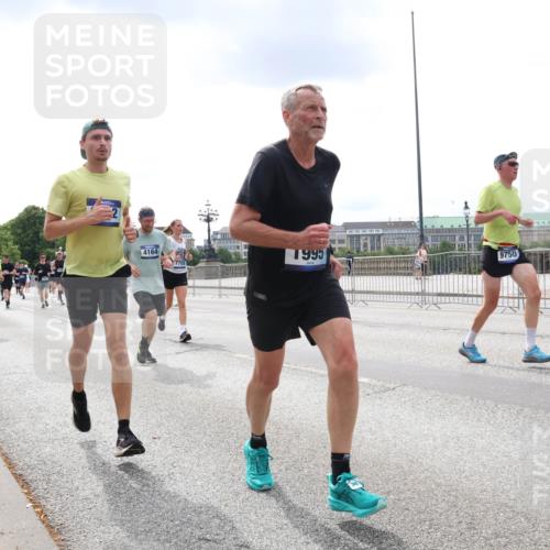 29.06.2025 - hella hamburg halbmarathon Lena Gebhardt http://msf.ph/oto/8479285 29.06.2025 10:33:30 Lombardsbrücke 4164, 7705, 1995, 9750, 1189, 1275, 1324, 1764, 1896, 1995, 2038, 2054, 2085, 2342, 2776, 2838, 3170, 3341, 3560, 3812, 3871, 4030, 4164, 4361, 4433, 4445, 4449, 4650, 4696, 5075, 5096, 5141, 5180, 5557, 5569, 5581, 5821, 5822, 5887, 5917, 6109, 6773, 6854, 6999, 7653, 7705, 8021, 8157, 8282, 8595, 8891, 9234, 9258, 9289, 9438, 9591, 9592, 9750, 9780, 9799, 10561, 11229, 11713, 11811, 11826, 12039, 14305, 14743, 15951 meine-sportfotos.de