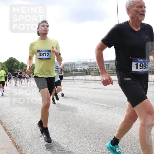 29.06.2025 - hella hamburg halbmarathon Lena Gebhardt http://msf.ph/oto/8479359 29.06.2025 10:33:30 Lombardsbrücke 8917, 3812, 164, 1995, 750, 1189, 1275, 1324, 1764, 1896, 1995, 2038, 2054, 2085, 2342, 2776, 2838, 3170, 3341, 3560, 3812, 3871, 4030, 4164, 4361, 4433, 4445, 4449, 4650, 4696, 5075, 5096, 5141, 5180, 5557, 5569, 5581, 5821, 5822, 5887, 5917, 6109, 6773, 6854, 6999, 7653, 7705, 8021, 8157, 8282, 8595, 8891, 9234, 9258, 9289, 9438, 9591, 9592, 9750, 9780, 9799, 10561, 11229, 11713, 11811, 11826, 12039, 14305, 14743, 15951 meine-sportfotos.de
