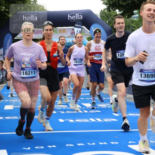 29.06.2025 - hella hamburg halbmarathon Strokosch-Dieckow http://msf.ph/oto/8479360 29.06.2025 10:46:23 Ziel 1600, 2222, 2842, 4237, 4497, 6421, 6691, 6978, 7335, 8142, 8482, 8981, 9232, 9386, 9786, 11185, 11773, 12171, 12651, 12891, 13698, 14045, 14200, 14228, 14262, 14482, 15157, 16127, 18118, 18211, 18637, 19209 meine-sportfotos.de