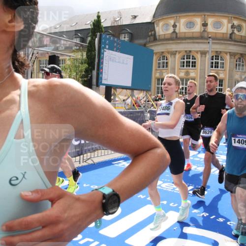 29.06.2025 - hella hamburg halbmarathon Michael Strokosch http://msf.ph/oto/8479365 29.06.2025 10:40:50 Ziel 1631, 1882, 2750, 4634, 4889, 5014, 5026, 5745, 6429, 7080, 7109, 7378, 7622, 8074, 8629, 9294, 9979, 10369, 10900, 11959, 14092, 15351, 16201, 16249, 17486 meine-sportfotos.de