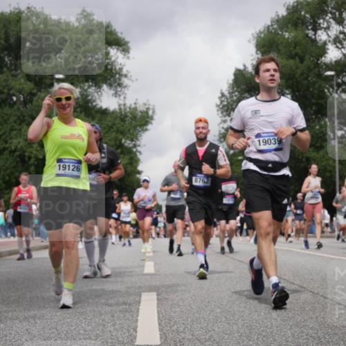 29.06.2025 - hella hamburg halbmarathon Luisa Fischer http://msf.ph/oto/8479406 29.06.2025 10:49:10 Kennedybrücke 19126, 8762, 1629, 19039, 1060, 1085, 1465, 1854, 2217, 2657, 2664, 2965, 3357, 3377, 4099, 4102, 4119, 5914, 6393, 6763, 6980 meine-sportfotos.de
