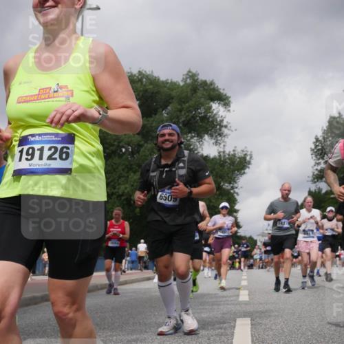 29.06.2025 - hella hamburg halbmarathon Luisa Fischer http://msf.ph/oto/8479459 29.06.2025 10:49:12 Kennedybrücke 162, 2024, 19126, 18084, 6505, 1437, 6911, 8762, 1060, 1465, 1854, 2217, 2657, 2664, 2965, 4099, 4102, 4119, 5914, 6393, 6788, 6980, 7983 meine-sportfotos.de