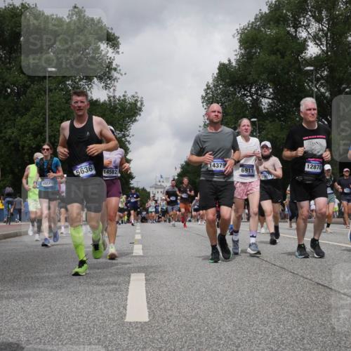 29.06.2025 - hella hamburg halbmarathon Luisa Fischer http://msf.ph/oto/8479518 29.06.2025 10:49:13 Kennedybrücke 18084, 10225, 5636, 14582, 14379, 6911, 15011, 12878, 1854, 60, 1060, 1465, 1854, 2217, 2657, 2965, 4099, 4102, 4119, 5914, 6393, 6788, 6980, 7983 meine-sportfotos.de