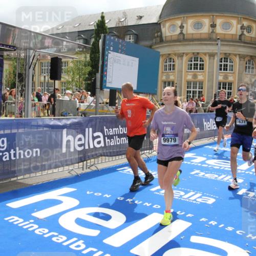 29.06.2025 - hella hamburg halbmarathon Michael Strokosch http://msf.ph/oto/8479526 29.06.2025 10:40:55 Ziel 1631, 1677, 6429, 7109, 7378, 9547, 9979, 10369, 10934, 11959, 12088, 12385, 13029, 14661, 18173 meine-sportfotos.de
