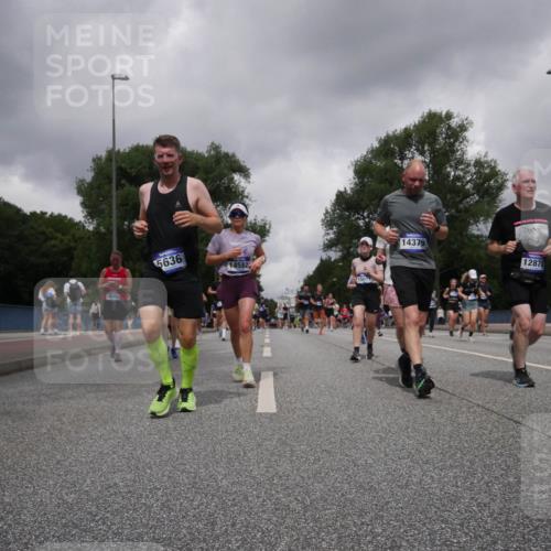 29.06.2025 - hella hamburg halbmarathon Luisa Fischer http://msf.ph/oto/8479566 29.06.2025 10:49:14 Kennedybrücke 18084, 5636, 14582, 15011, 14379, 12878, 1060, 1465, 1854, 2217, 2965, 4099, 4102, 5914, 6393, 6788, 6980, 7983 meine-sportfotos.de