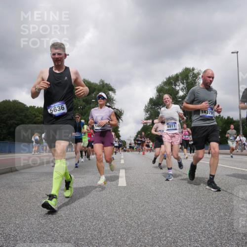 29.06.2025 - hella hamburg halbmarathon Luisa Fischer http://msf.ph/oto/8479591 29.06.2025 10:49:15 Kennedybrücke 5636, 0225, 6911, 14379, 12878, 1060, 1465, 1854, 2217, 2965, 4099, 4102, 5914, 6393, 6788, 6980, 7530, 7983 meine-sportfotos.de