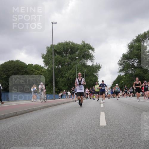 29.06.2025 - hella hamburg halbmarathon Luisa Fischer http://msf.ph/oto/8479830 29.06.2025 10:49:21 Kennedybrücke 11726, 798, 1421, 1426, 1854, 2217, 4099, 4102, 4223, 4224, 6788, 7303, 7530, 7983, 10812 meine-sportfotos.de