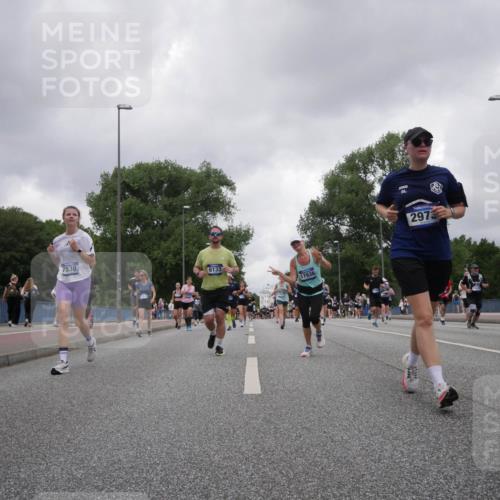 29.06.2025 - hella hamburg halbmarathon Luisa Fischer http://msf.ph/oto/8479956 29.06.2025 10:49:26 Kennedybrücke 7530, 6133, 17936, 2973, 2415, 1421, 1426, 1983, 2008, 4223, 4224, 5044, 7303, 7530, 10812 meine-sportfotos.de