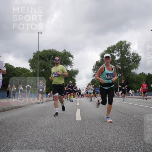 29.06.2025 - hella hamburg halbmarathon Luisa Fischer http://msf.ph/oto/8479981 29.06.2025 10:49:27 Kennedybrücke 7530, 613, 17936, 1421, 1426, 1983, 2008, 4223, 4224, 5044, 7303, 7530, 10812 meine-sportfotos.de