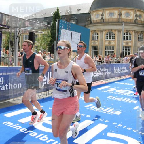 29.06.2025 - hella hamburg halbmarathon Michael Strokosch http://msf.ph/oto/8480022 29.06.2025 10:41:09 Ziel 1136, 2568, 2949, 3618, 4380, 4871, 5709, 6550, 6683, 9358, 9659, 9755, 9815, 11062, 13268, 17100, 17620, 17971, 18045, 18049 meine-sportfotos.de