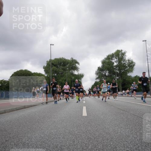 29.06.2025 - hella hamburg halbmarathon Luisa Fischer http://msf.ph/oto/8480061 29.06.2025 10:49:28 Kennedybrücke 0416, 17373, 4223, 12575, 1421, 1426, 1983, 2008, 4223, 4224, 5044, 7303, 7530, 10367, 10812 meine-sportfotos.de