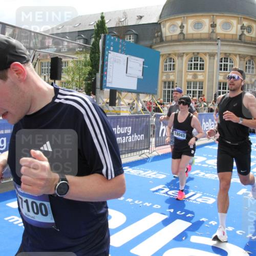 29.06.2025 - hella hamburg halbmarathon Michael Strokosch http://msf.ph/oto/8480076 29.06.2025 10:41:10 Ziel 1136, 2568, 2949, 3618, 4380, 4871, 5709, 6683, 8122, 9358, 9659, 9815, 13268, 17100, 17620, 17971, 18045, 18049 meine-sportfotos.de