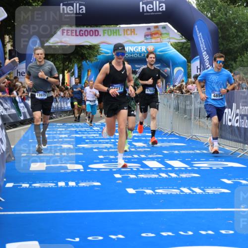 29.06.2025 - hella hamburg halbmarathon Strokosch-Dieckow http://msf.ph/oto/8480135 29.06.2025 10:45:43 Ziel 4345, 4854, 5047, 6071, 6290, 6711, 7385, 11291, 11495, 13975, 14374, 14764, 16617, 16624, 17332, 17674, 17835, 18862 meine-sportfotos.de