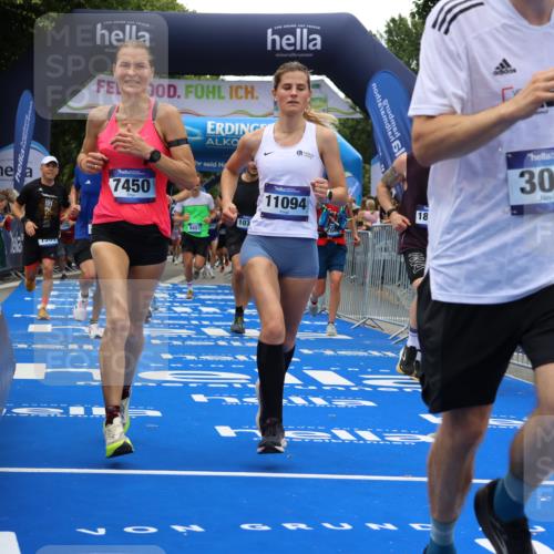 29.06.2025 - hella hamburg halbmarathon Strokosch-Dieckow http://msf.ph/oto/8480214 29.06.2025 10:46:11 Ziel 1569, 1759, 2048, 2590, 2707, 3056, 3087, 4949, 6388, 7450, 7961, 9497, 9585, 10796, 11094, 11125, 13630, 14200, 14262, 16136, 16466, 16475, 17190, 18702, 18797 meine-sportfotos.de