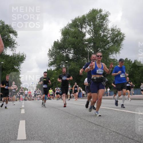 29.06.2025 - hella hamburg halbmarathon Luisa Fischer http://msf.ph/oto/8480268 29.06.2025 10:49:34 Kennedybrücke 13302, 18334, 5044, 1983, 1695, 1983, 2008, 2398, 2917, 3164, 4223, 4224, 5044, 6124, 6161, 10230, 10367 meine-sportfotos.de