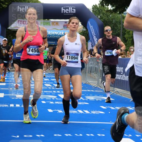 29.06.2025 - hella hamburg halbmarathon Strokosch-Dieckow http://msf.ph/oto/8480338 29.06.2025 10:46:11 Ziel 1569, 1759, 2048, 2590, 2707, 3056, 3087, 4949, 6388, 7450, 7961, 9497, 9585, 10796, 11094, 11125, 13630, 14200, 14262, 16136, 16466, 16475, 17190, 18702, 18797 meine-sportfotos.de